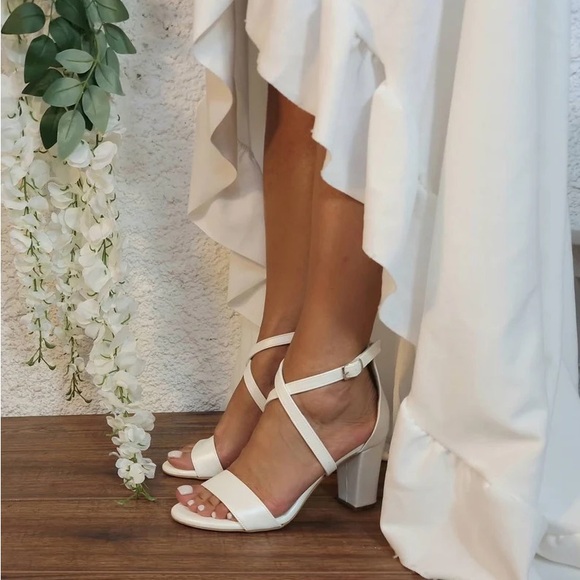 “Livia” Bridal Shoes from PelinoSandals - Picture 6 of 6